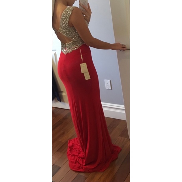 Jasz Couture Gown - Picture 3 of 10